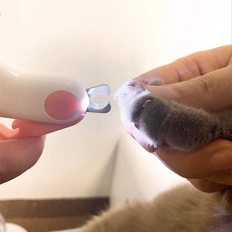 LED Cat Nail Clipper – Safety Lock & Illuminated Blade